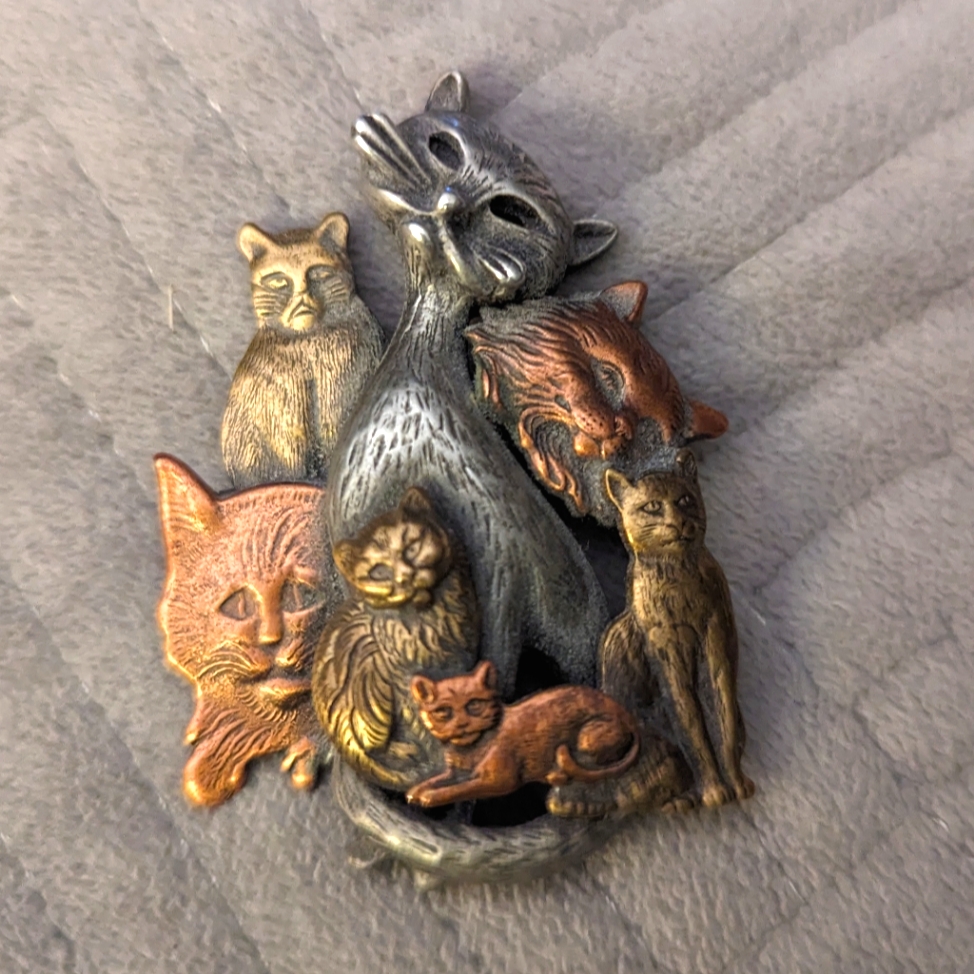 K & T Signed Brooch